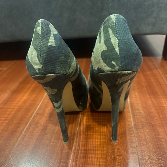 Steve madden army green pumps - Picture 3 of 5